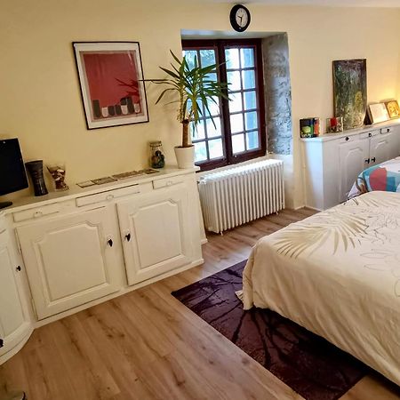 Bed and Breakfast La Fontaine Du Mas Thiviers Exterior foto