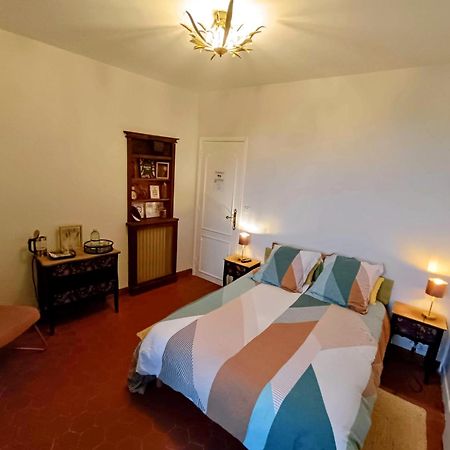Bed and Breakfast La Fontaine Du Mas Thiviers Exterior foto