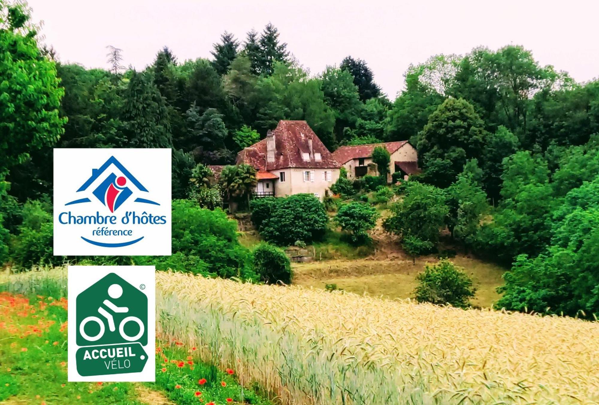 Bed and Breakfast La Fontaine Du Mas Thiviers Exterior foto